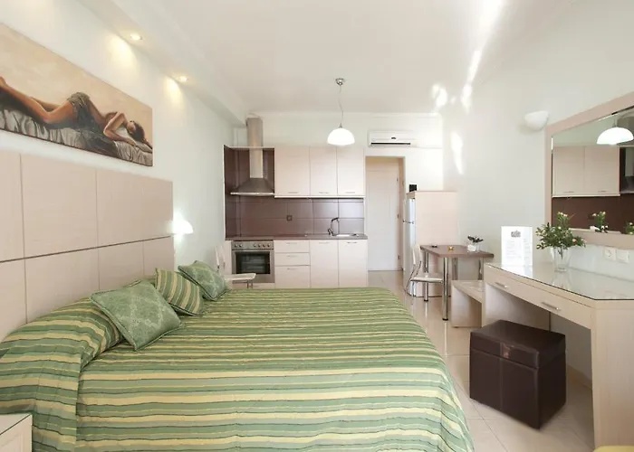 Anezina Apartmanhotel Pülosz