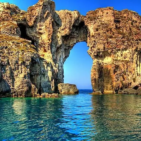 Anezina Pylos