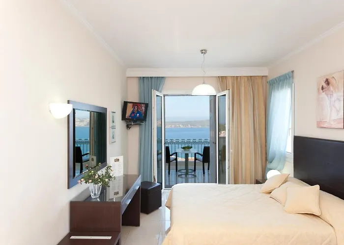 Anezina Lägenhetshotell Pylos